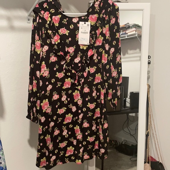 Dress - Picture 1 of 4